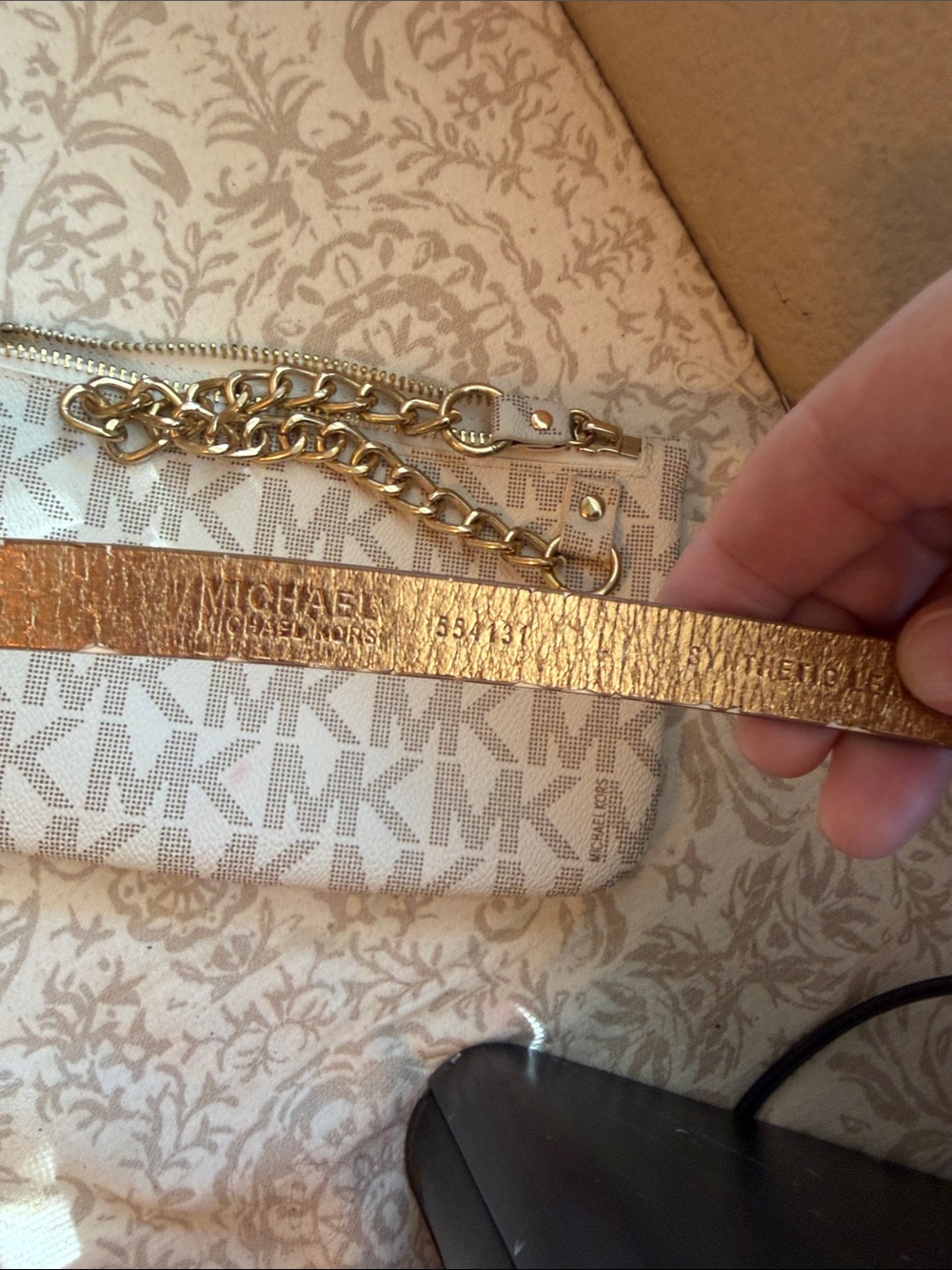 Michael Kors Cream Logo waist Bag with Gold Chain Strap - Picture 3 of 3